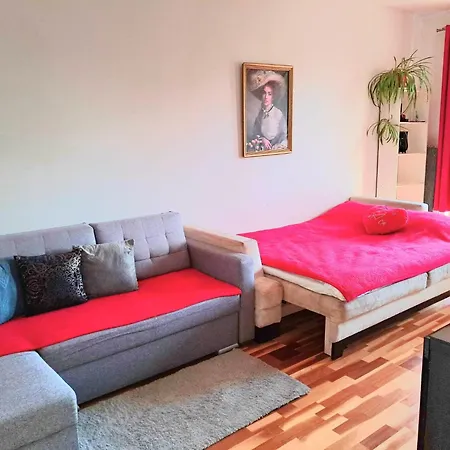 Stronska Apartman *